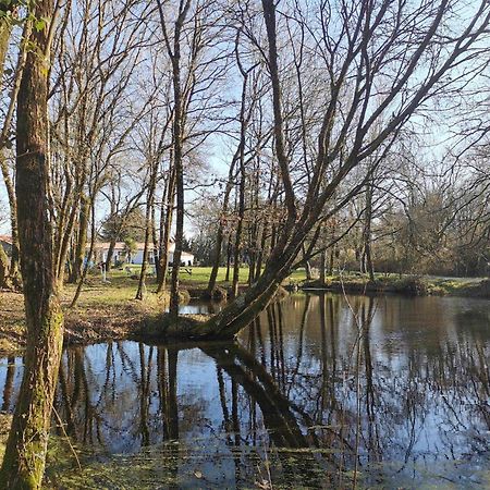 Charmante Maisonnee A La Campagne La Garnache Exterior foto